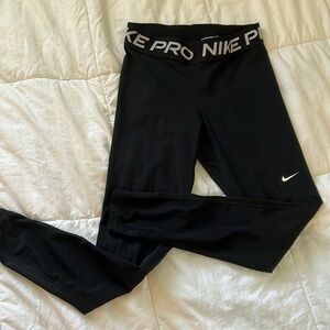 Nike Pro cropped leggings